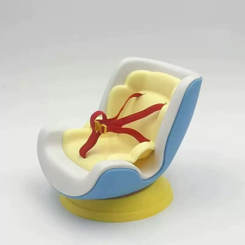 Labubu Car Doll Safety Seat – 360° Swivel Plastic Dashboard Vent Clip