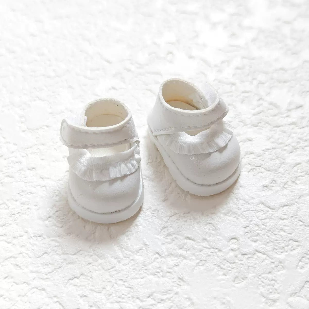 Labubu Shoe – White Leather Ruffle Strap Shoes
