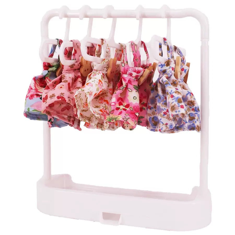 Labubu Clothes Hanger Rack with 5 Hangers – White Organizer (19×17×6.5 cm)